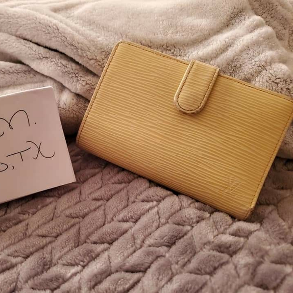 Louis Vuitton Kisslock Wallet